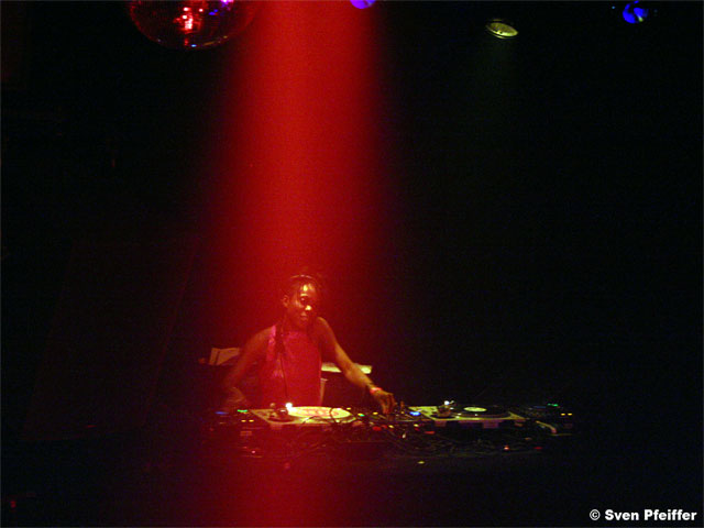 Dj Shinedoe at the Melkweg