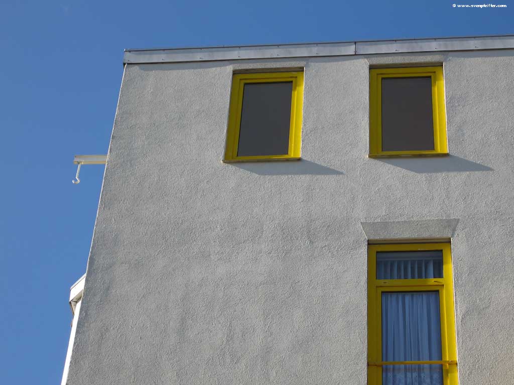 desktop3-house.jpg 1024x768